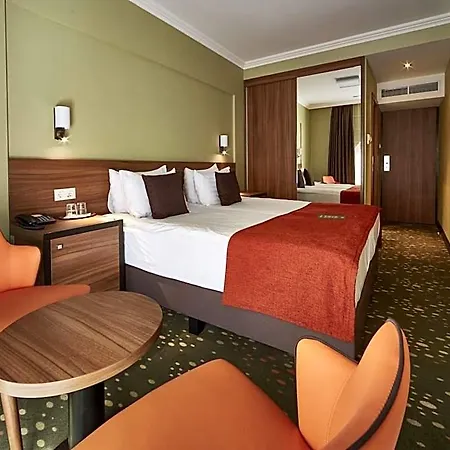 Budget Victoria Hotel 3*